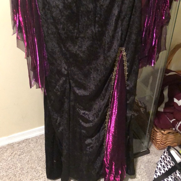 Enchanting Witch Costume - Picture 4 of 5